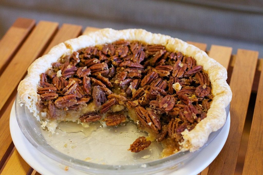 Preparar pecan pie en casa es una actividad perfecta de temporada.