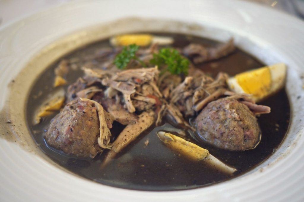 ¿Qué tipo de carne va perfecto con el recado negro?