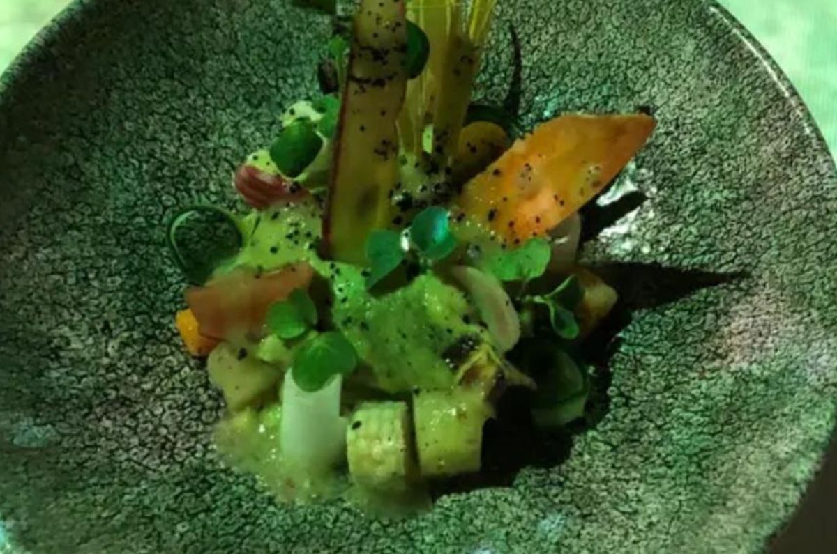 Ensalada de vegetales en la cena de The Table, foto proporcionada por el hotel