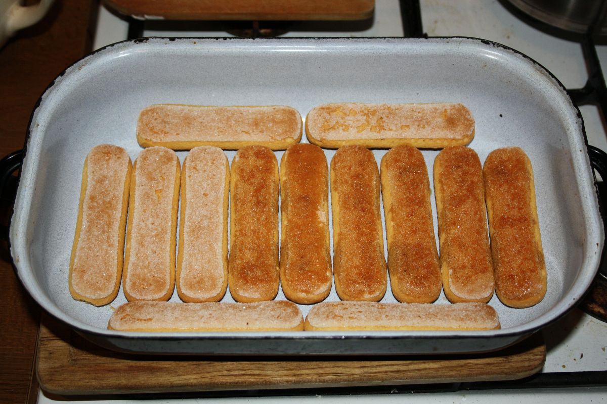Galletas humectadas con café. Foto de Flickr.