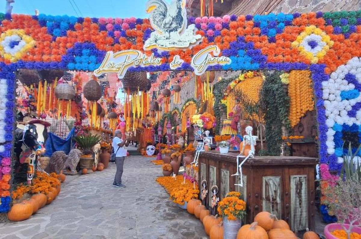 Los Portales de García - Rosarito, foto de Miriam Carmo