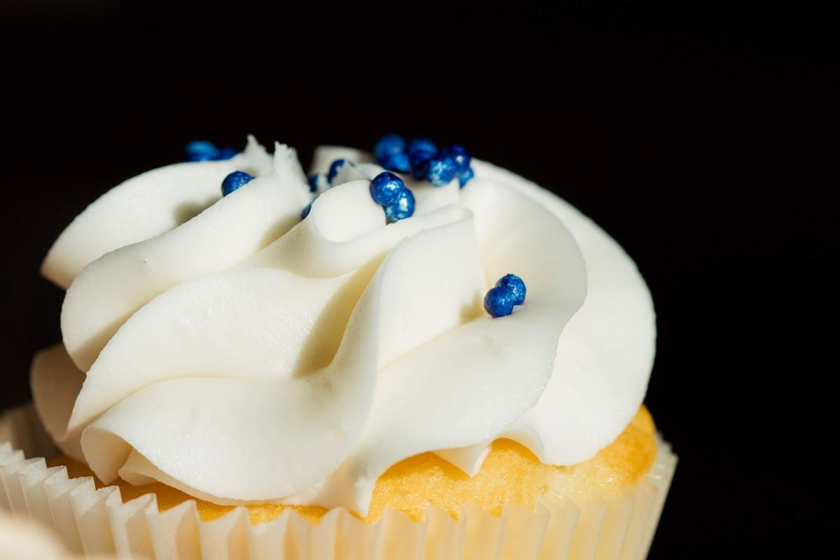 ¿Cómo elegir el betún correcto para decorar cupcakes?