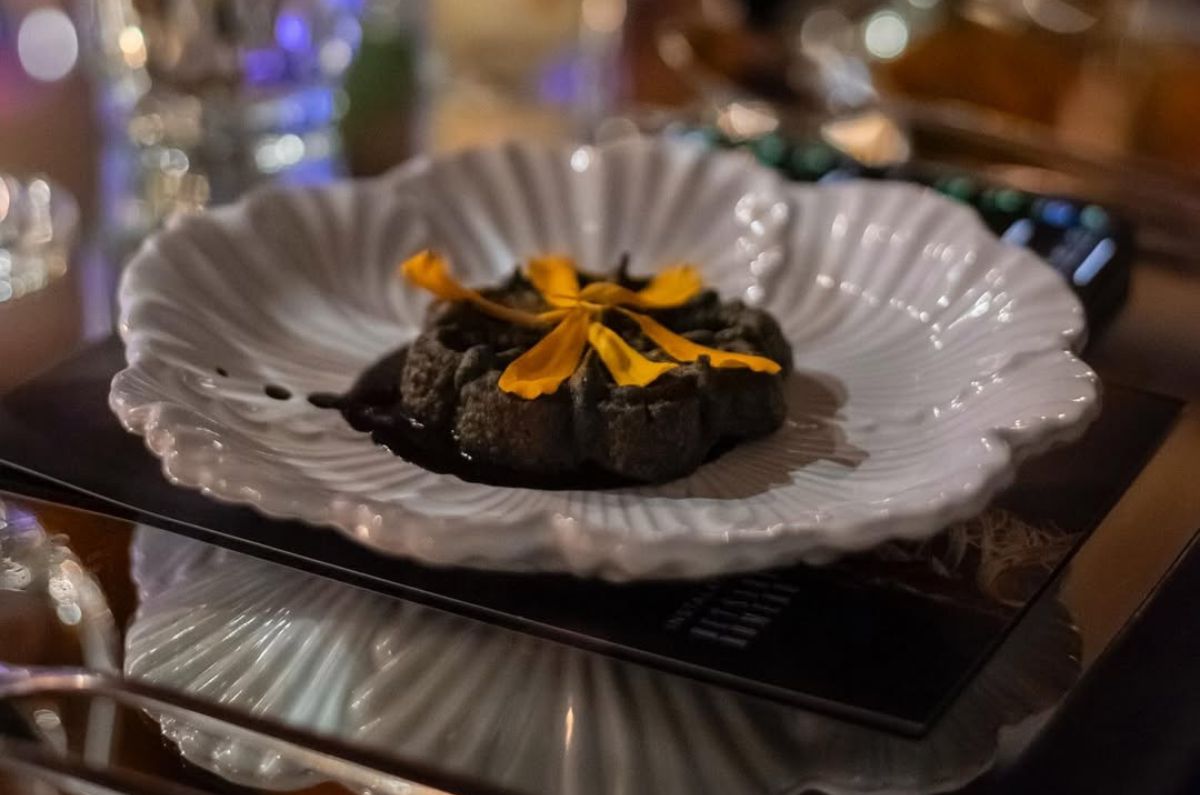 cena-negra-platillo-6