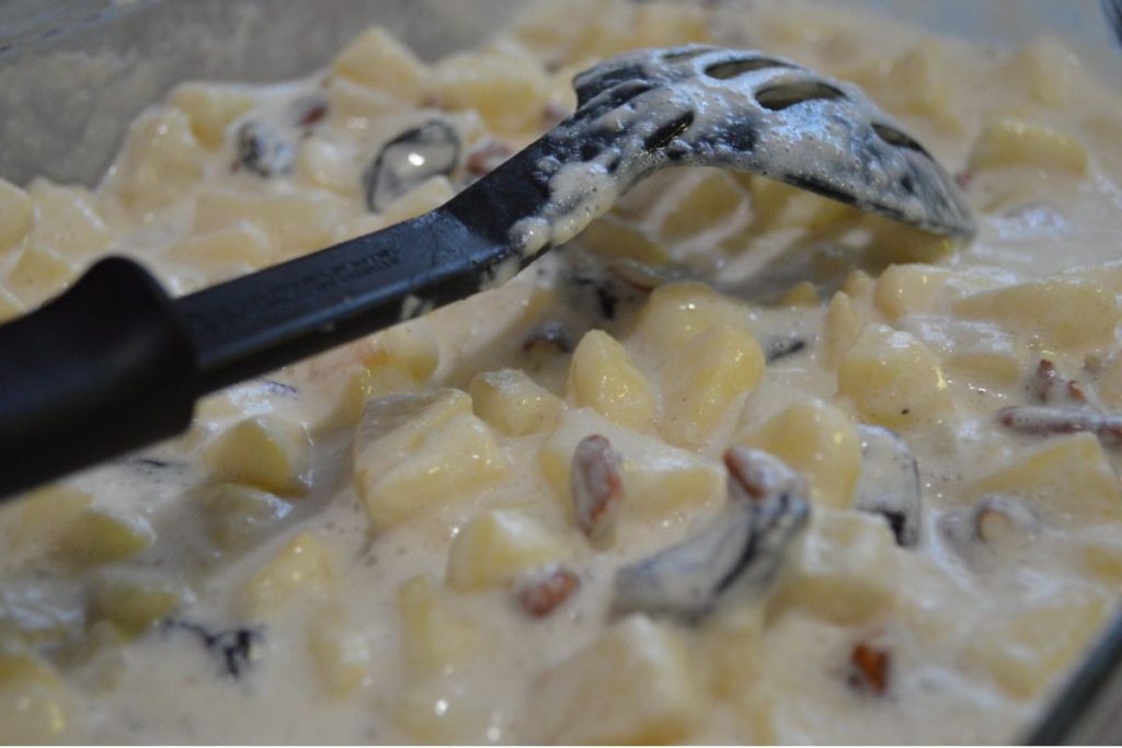 Opciones para sustituir la crema ácida en la ensalada de manzana navideña