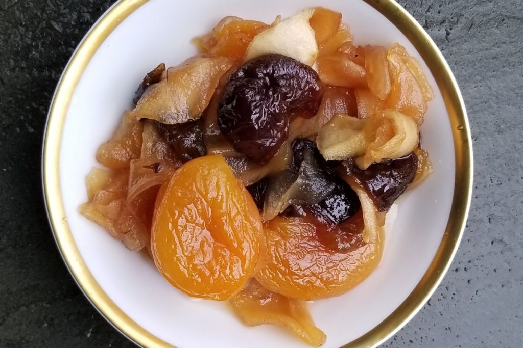 La fruta cocida del ponche mantiene propiedades que se pueden aprovechar.