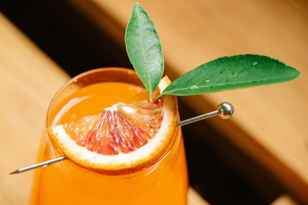 Garibaldi, así se preparar el refrescante coctel italiano más pedido este 2026