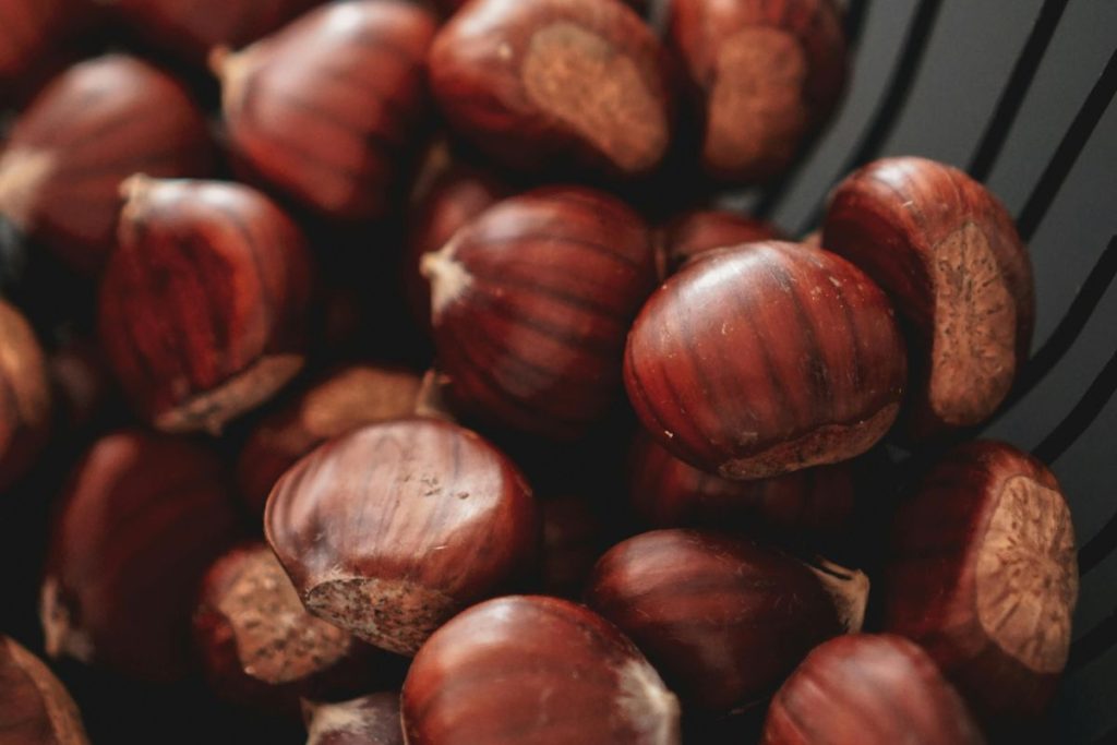 ¿Cuál es la forma correcta para pelar castañas sin complicarse la vida?