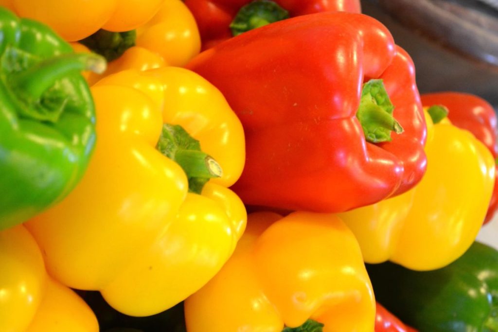 ¿Cuál es la mejor técnica para retirar la piel del pimiento?