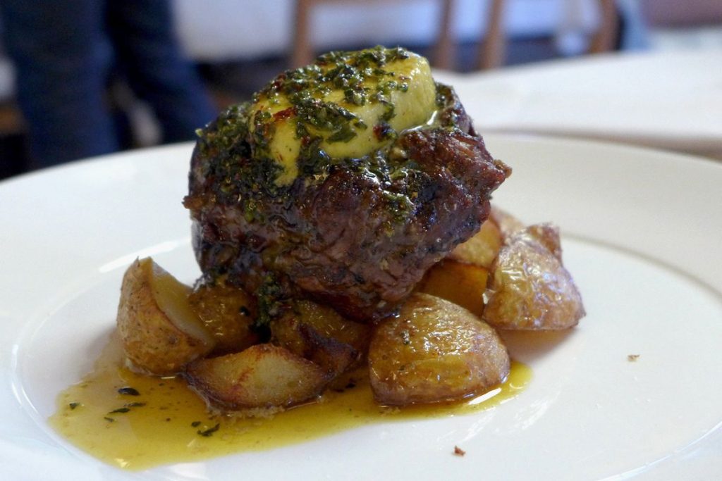 La salsa Café de París en reconocida a nivel mundial por su complejidad gustativa.