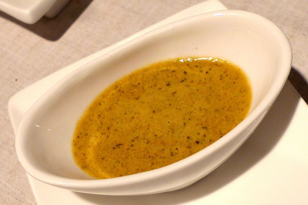 La salsa Café de París en reconocida a nivel mundial por su complejidad gustativa.