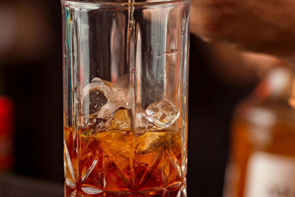 Una botella de whisky exige cuidados especiales para mantener el licor intacto.