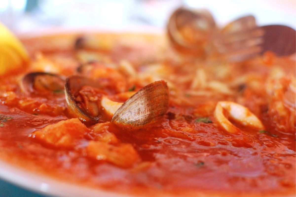 Guisado de mariscos. Foto de Flickr.