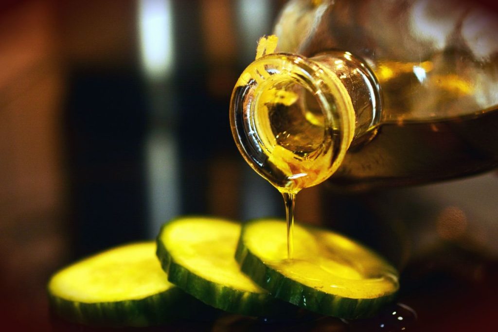 Cocinar con aceite de semillas es una practica común pero no tan correcta.