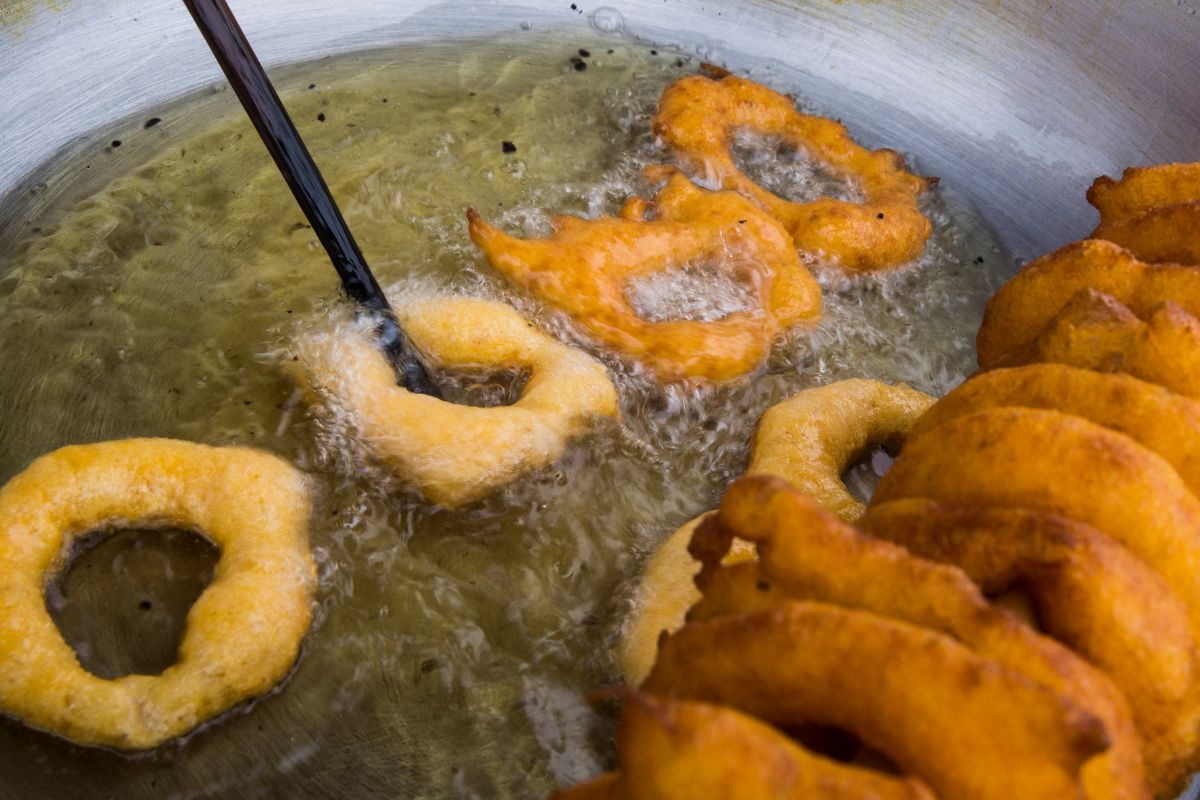 Masa dulce en fritura profunda. Foto de Flickr.