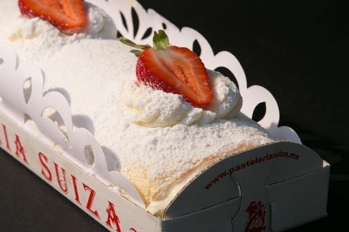 1. Brazo de nata con fresa en Pastelería Suiza