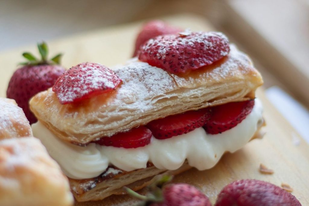 Estos son 5 irresistibles postres con fresas que encuentras en la CDMX