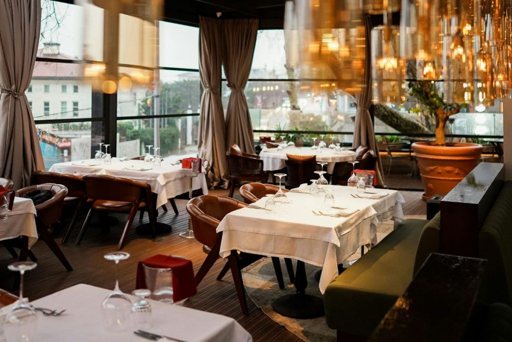 Restaurantes cerca del estadio Levi's son buenos para reuniones antes o después del partido.