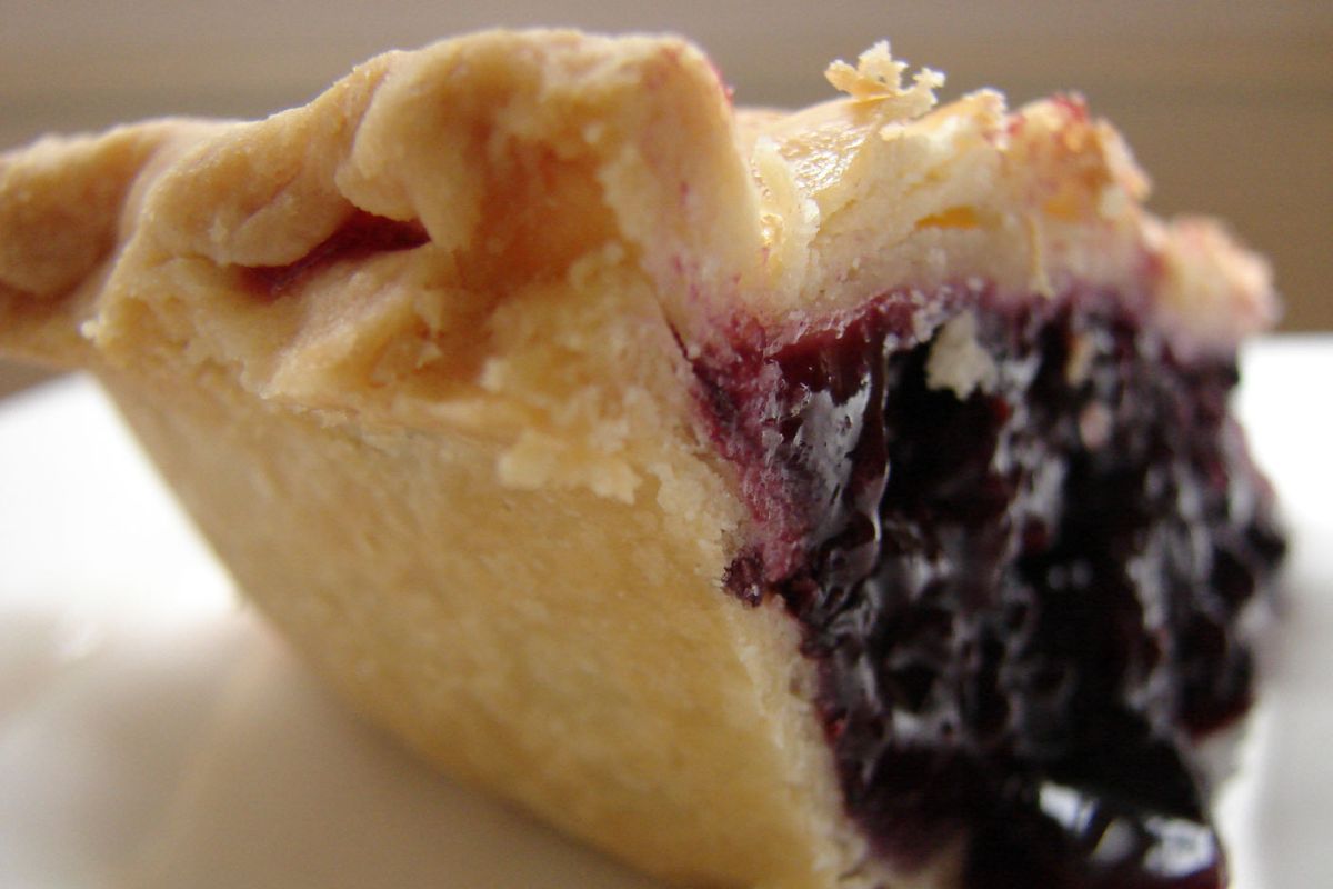 Postre horneado con fruta fresca. Foto de Flickr.