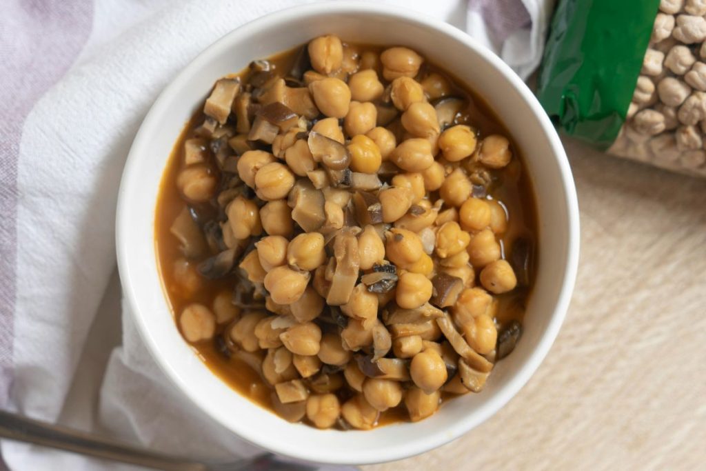 ¿Cómo evitar que las legumbres causen gases intestinales?