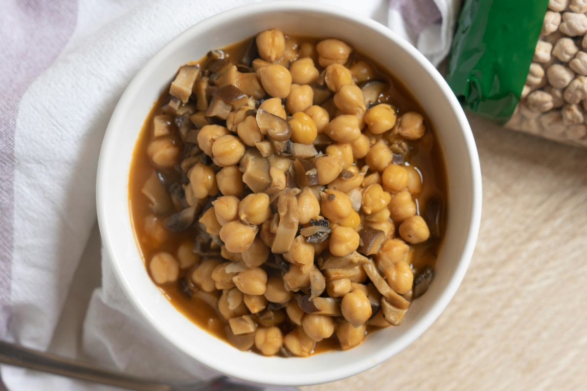 ¿Cómo evitar que las legumbres causen gases intestinales?