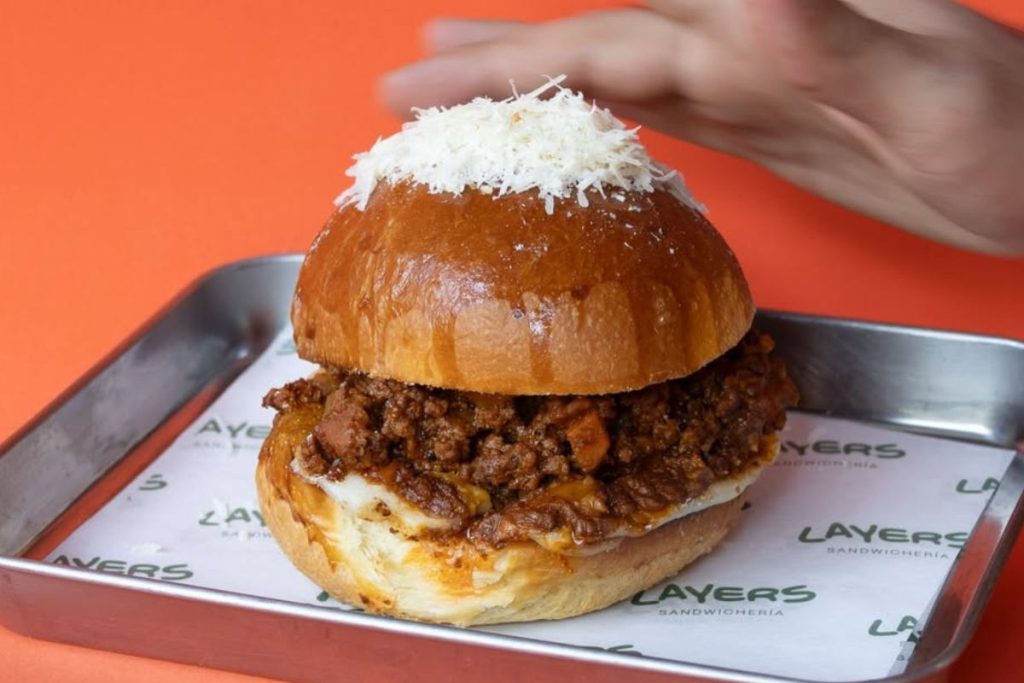 Layers Sandwichería es un lugar donde se rinde homenaje a los sándwiches clásicos.