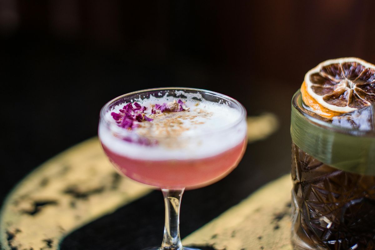 Dónde disfrutar una noche de cocteles en la CDMX para este 14 de febrero
