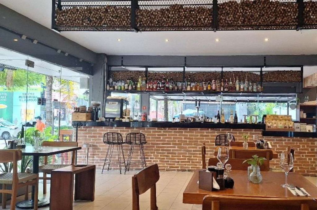 Off The Vine 5ta Avenida