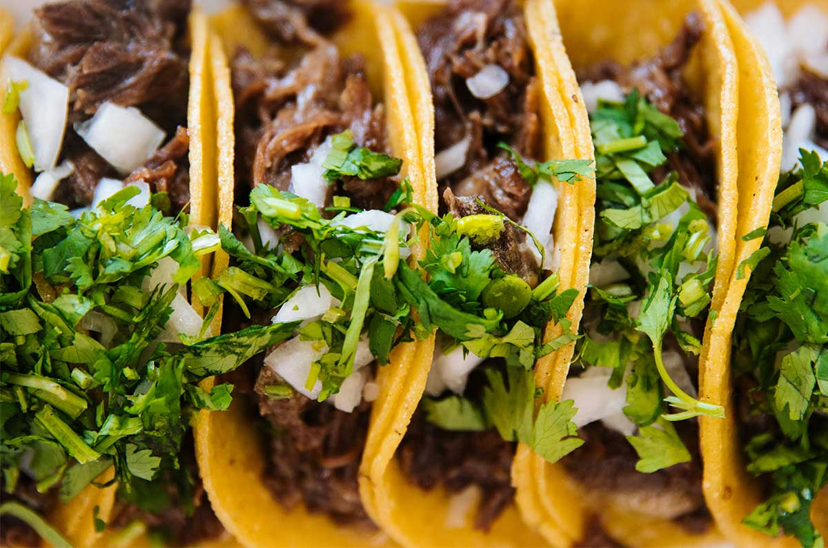 secretos-de-un-anfitrion-experto-como-elegir-el-mejor-servicio-de-tacos-para-eventos