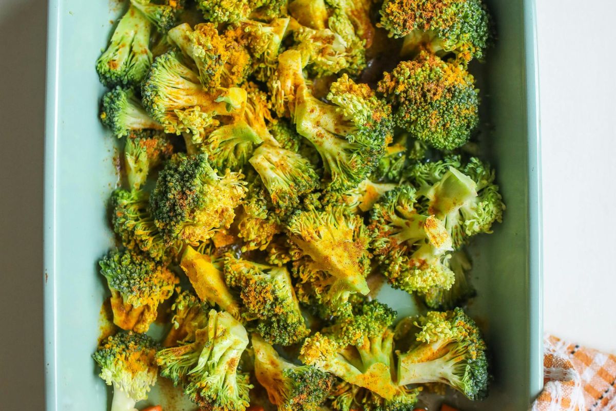 Brocoli cocinado en horno. Foto de Pexels.