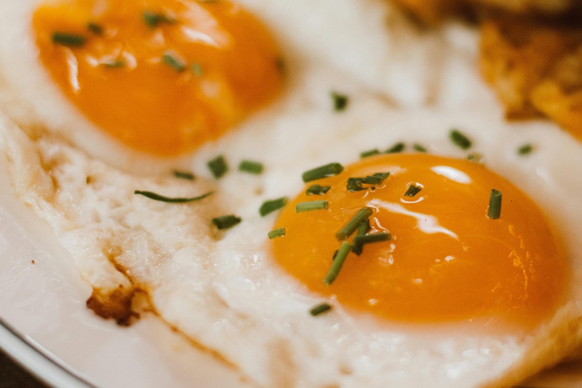 Huevos fritos. Foto de Pexels.