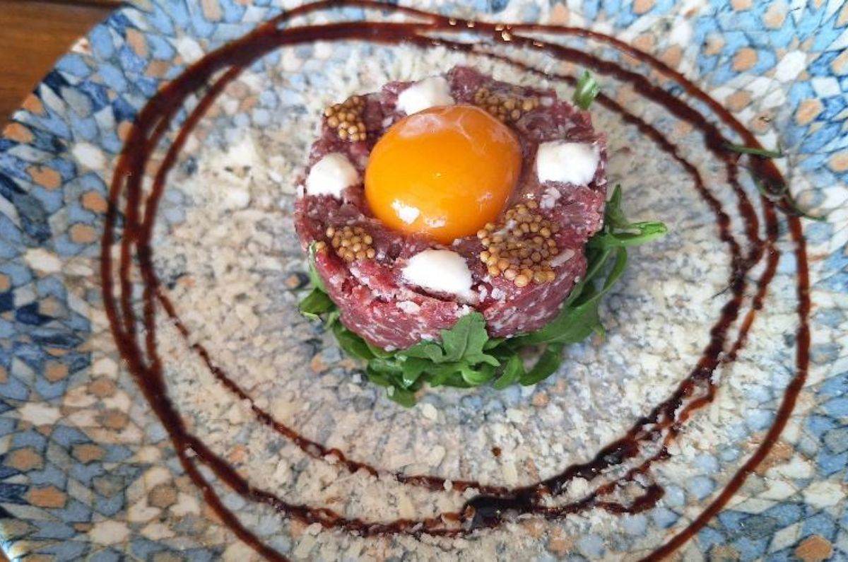 Tartar ahumado de solomillo, foto de Miriam Carmo