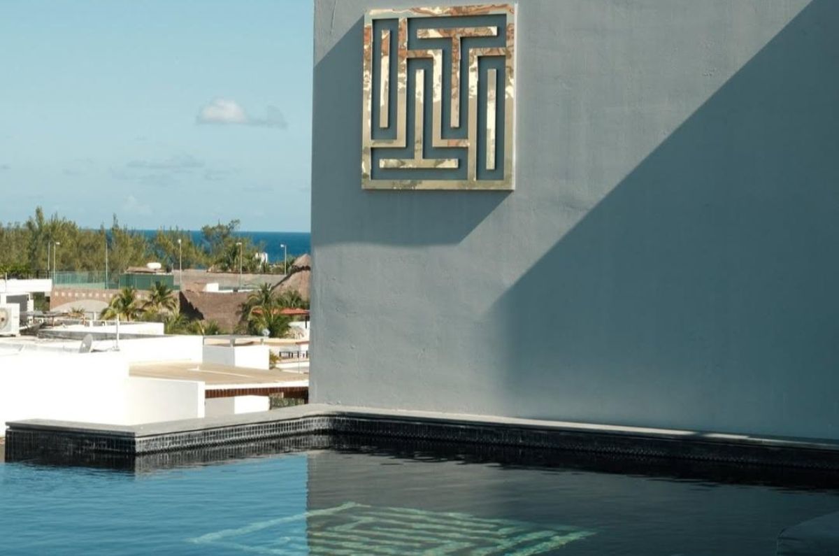 Alberca en el rooftop del hotel, foto proporcionada por el hotel