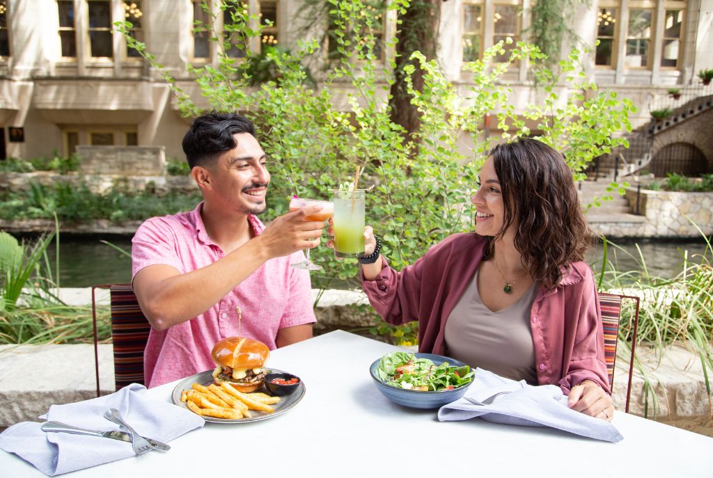 San Antonio: el destino donde el viaje empieza en la mesa 1