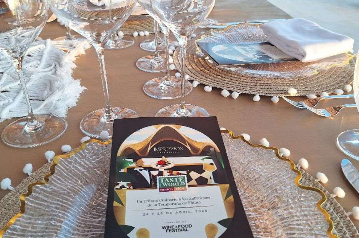 Montaje de la cena Tast of the World Mexico 2026 curada por el Wine&Food Festival en el hotel Impression Isla Mujeres, foto de Miriam Carmo