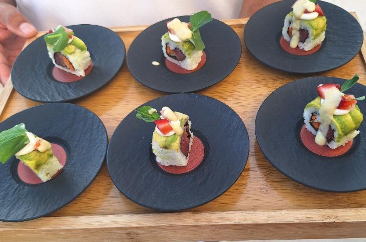Canapés durante el cóctel de bienvenida en la cena de Javier Plascencia, foto de Miriam Carmo