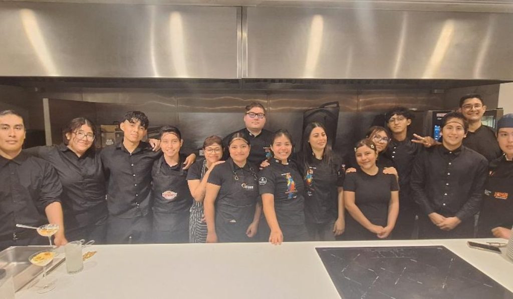 Cenas Penoli en Livek Food Service: convivio mensual en Cancún