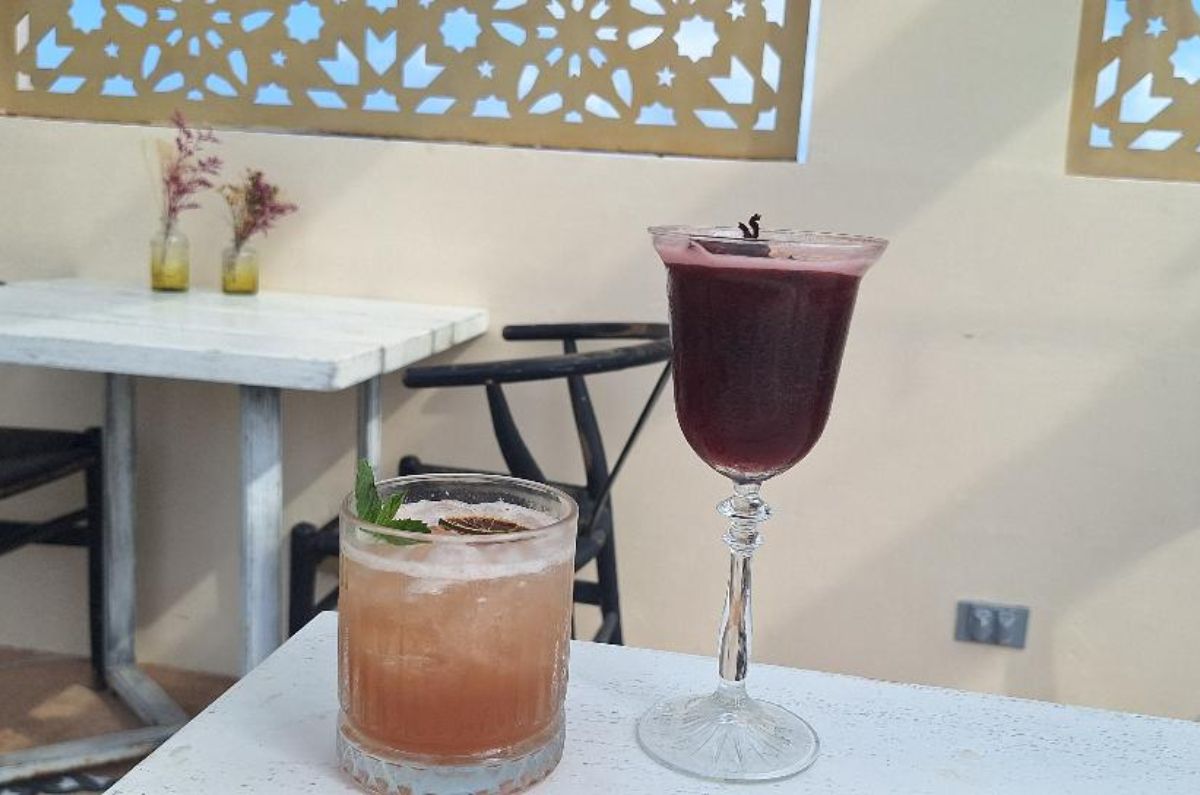 Mixología de autor en el restaurante del rooftop de Layla Tulum, foto de Miriam Carmo