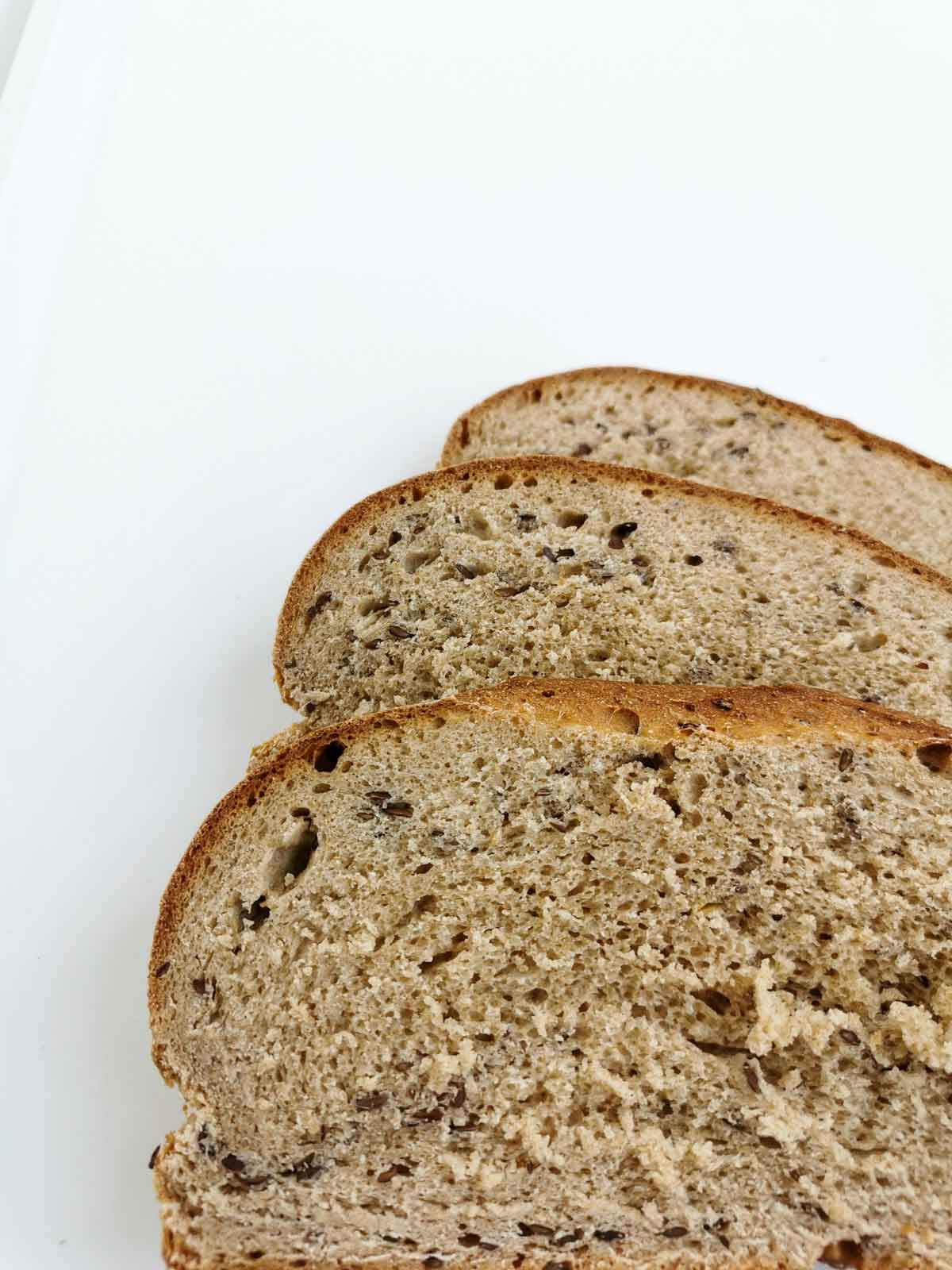 Pan blanco vs pan integral: ¿cuál elegir para sentirte mejor después de comer?