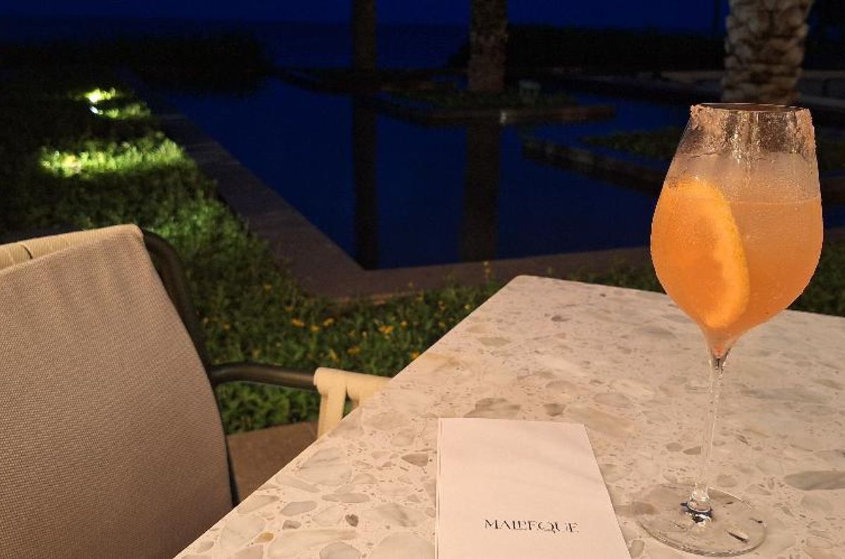 Cocktail Rosé (vino Monte Xanic Rosé, jarabe de frutos rojos, toronja y agua tónica), foto de Miriam Carmo